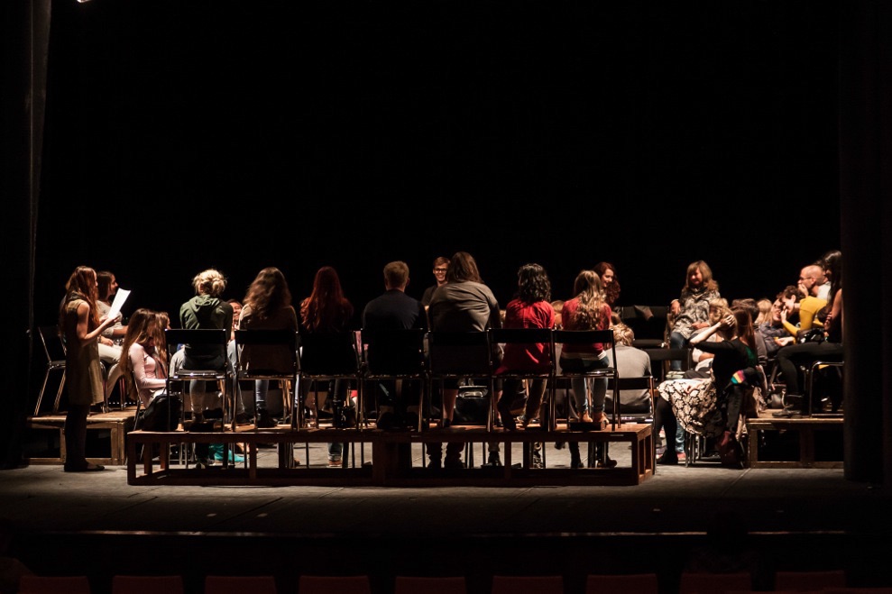 We Are Still Watching : le théâtre entre les mains du public