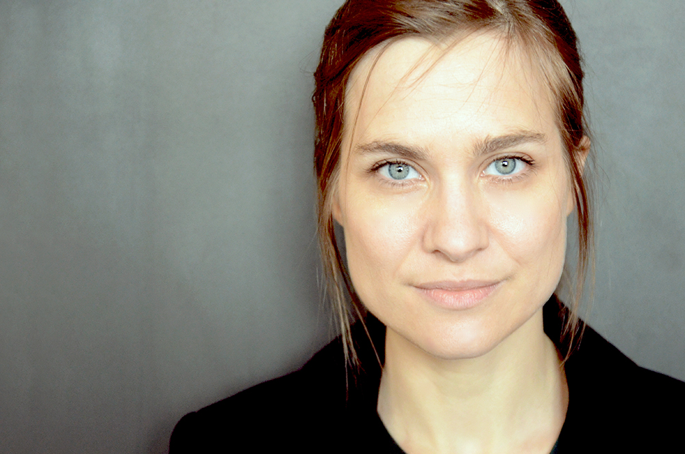 Chloé Dabert, Orphelins