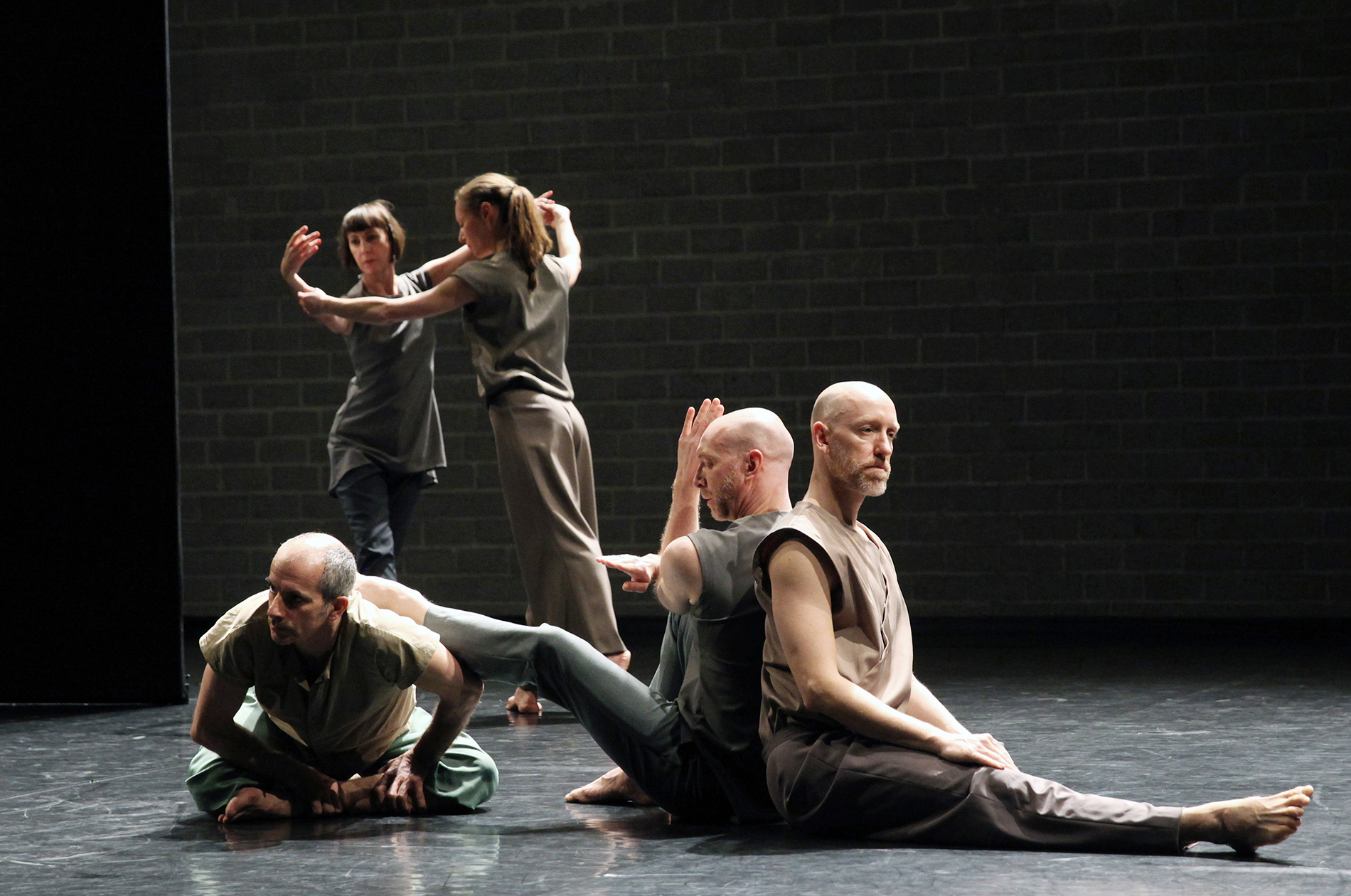 Dance On Ensemble, Un remède à la paralysie